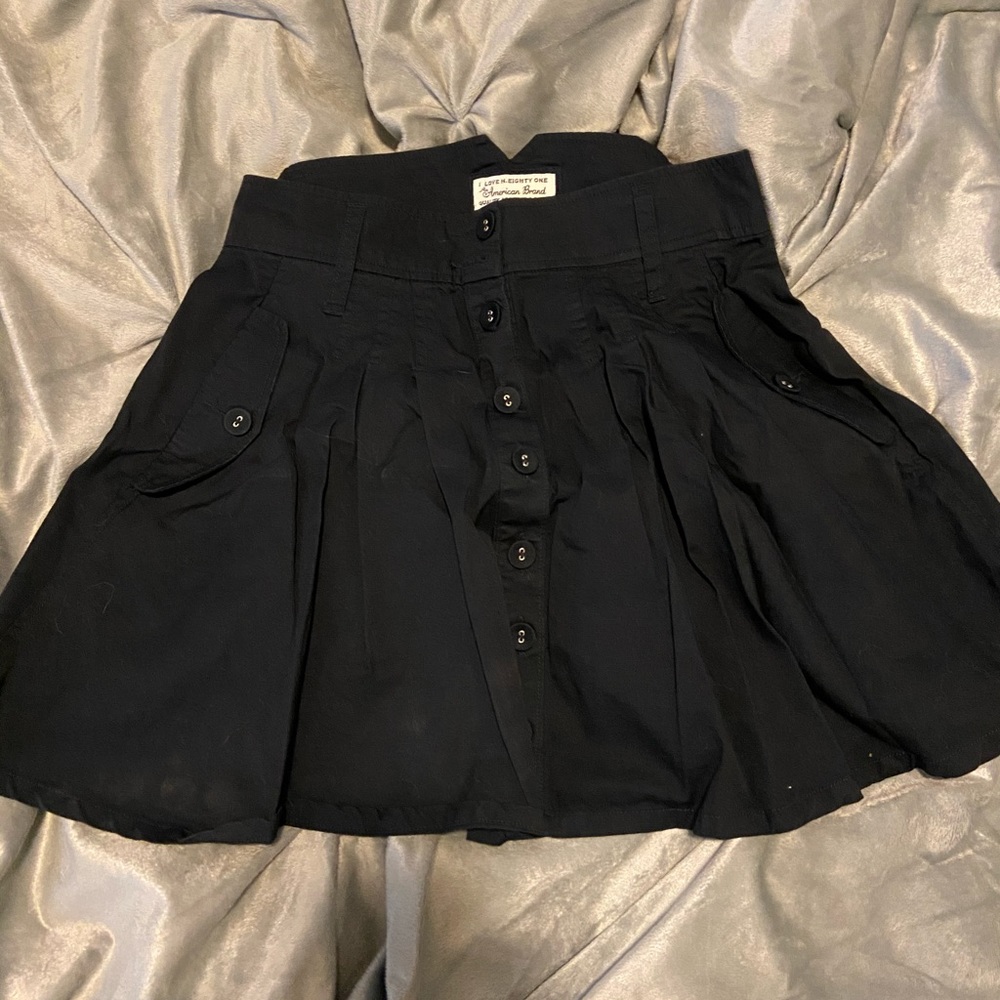 Black button skirt